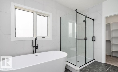 3311 Chenowski Way, Edmonton, AB - Indoor Photo Showing Bathroom