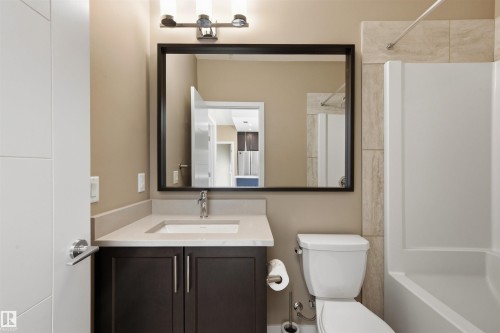 126 1154 Adamson Drive, Edmonton, AB - Indoor Photo Showing Bathroom