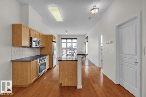 453 10403 122 Street, Edmonton, AB - Indoor Photo Showing Kitchen