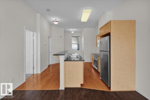 453 10403 122 Street, Edmonton, AB - Indoor Photo Showing Kitchen