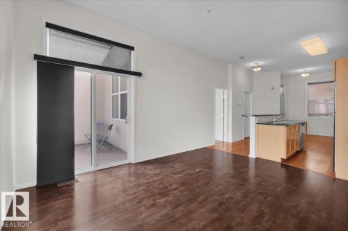 453 10403 122 Street, Edmonton, AB - Indoor Photo Showing Kitchen