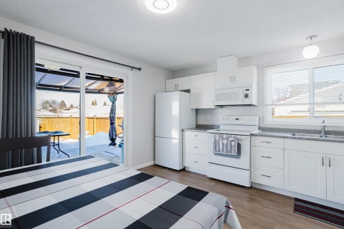 6 Kiniski Crescent, Edmonton, AB - Indoor Photo Showing Kitchen With Double Sink