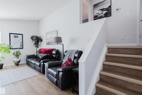 6 Kiniski Crescent, Edmonton, AB - Indoor