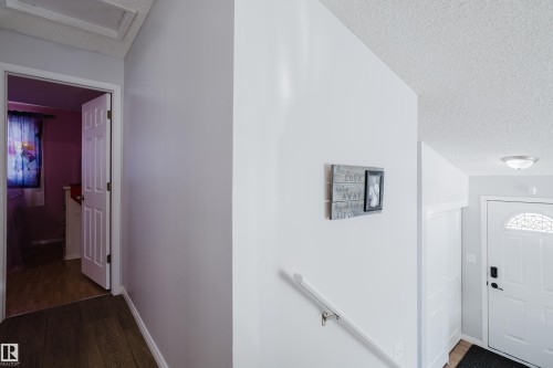 6 Kiniski Crescent, Edmonton, AB - Indoor Photo Showing Other Room