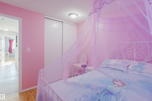 6 Kiniski Crescent, Edmonton, AB - Indoor Photo Showing Bathroom