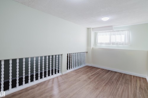 6 Kiniski Crescent, Edmonton, AB - Indoor Photo Showing Other Room