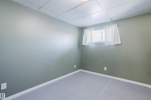 6 Kiniski Crescent, Edmonton, AB - Indoor Photo Showing Other Room
