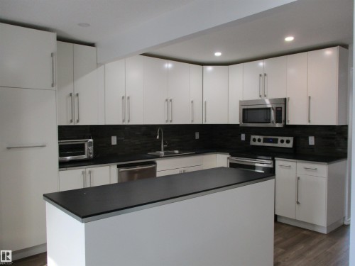 16520 115 Street, Edmonton, AB - Indoor Photo Showing Kitchen
