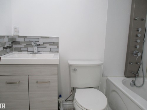 16520 115 Street, Edmonton, AB - Indoor Photo Showing Bathroom
