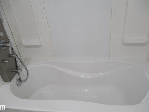 16520 115 Street, Edmonton, AB - Indoor Photo Showing Bathroom