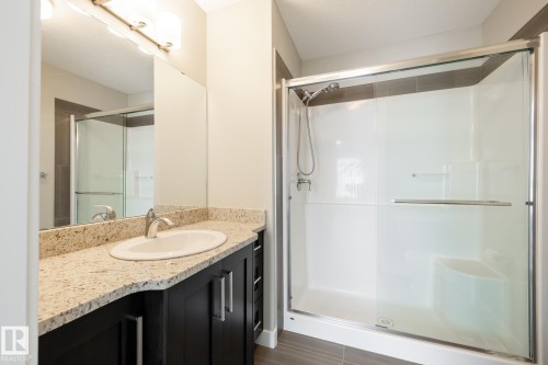 127 2560 Pegasus Boulevard, Edmonton, AB - Indoor Photo Showing Bathroom