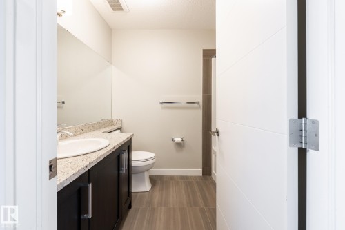 127 2560 Pegasus Boulevard, Edmonton, AB - Indoor Photo Showing Bathroom