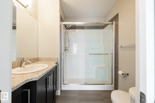 127 2560 Pegasus Boulevard, Edmonton, AB - Indoor Photo Showing Bathroom