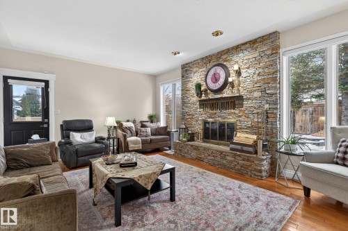 158 Wolf Ridge Place, Edmonton, AB - Indoor Photo Showing Living Room With Fireplace