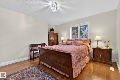 158 Wolf Ridge Place, Edmonton, AB - Indoor Photo Showing Bedroom