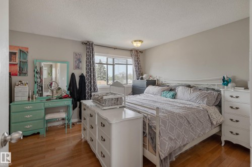 9909 171 Avenue, Edmonton, AB - Indoor Photo Showing Bedroom