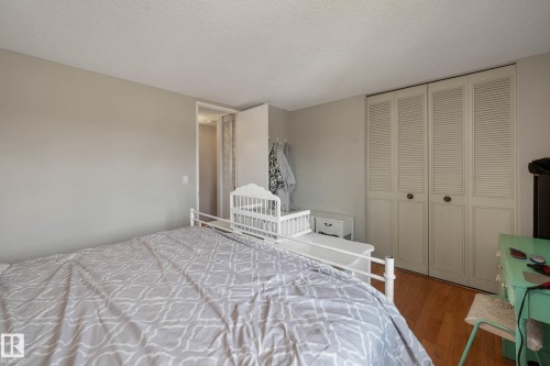 9909 171 Avenue, Edmonton, AB - Indoor Photo Showing Bedroom