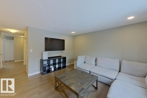 2342 Wonnacott Crescent, Edmonton, AB - Indoor Photo Showing Other Room