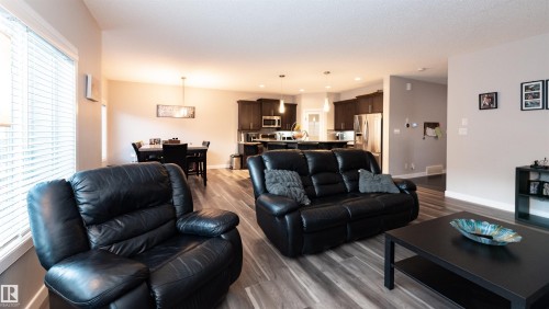 16728 60 Street, Edmonton, AB - Indoor Photo Showing Living Room