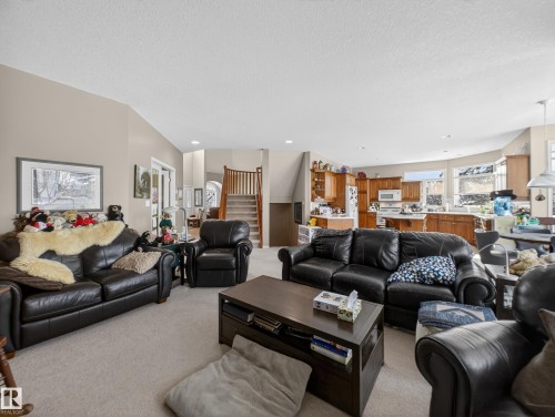 403 Twin Brooks Crescent, Edmonton, AB - Indoor Photo Showing Living Room