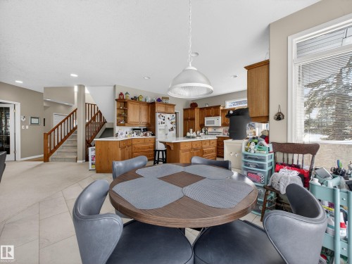 403 Twin Brooks Crescent, Edmonton, AB - Indoor Photo Showing Dining Room