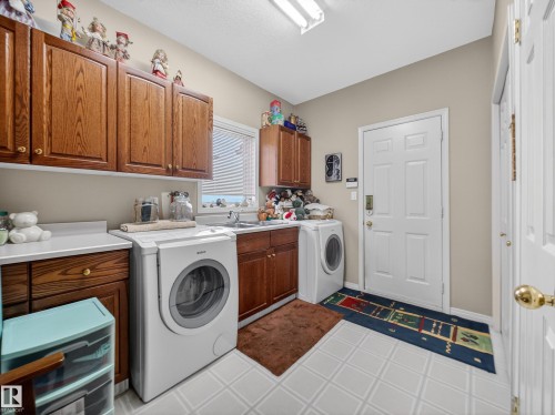 403 Twin Brooks Crescent, Edmonton, AB - Indoor Photo Showing Laundry Room