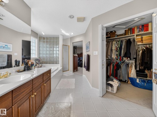 403 Twin Brooks Crescent, Edmonton, AB - Indoor Photo Showing Bathroom