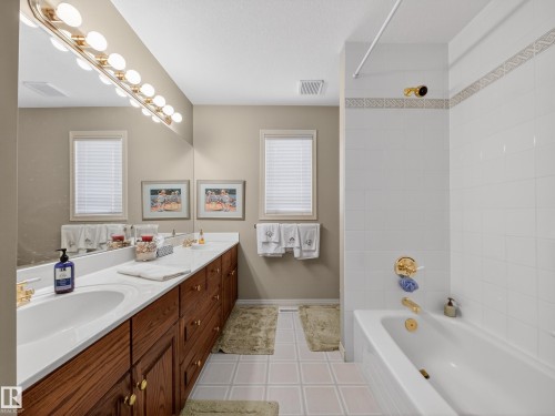 403 Twin Brooks Crescent, Edmonton, AB - Indoor Photo Showing Bathroom