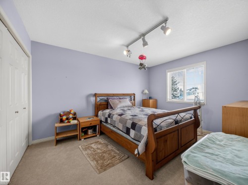 403 Twin Brooks Crescent, Edmonton, AB - Indoor Photo Showing Bedroom