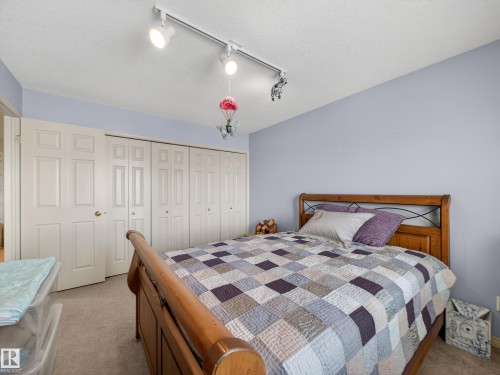 403 Twin Brooks Crescent, Edmonton, AB - Indoor Photo Showing Bedroom