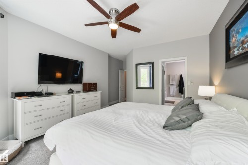 14 Prestige Point(E), Edmonton, AB - Indoor Photo Showing Bedroom