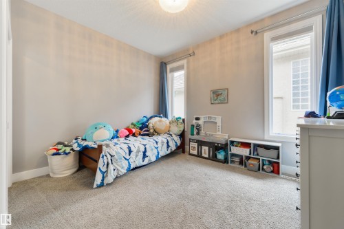 14 Prestige Point(E), Edmonton, AB - Indoor Photo Showing Bedroom
