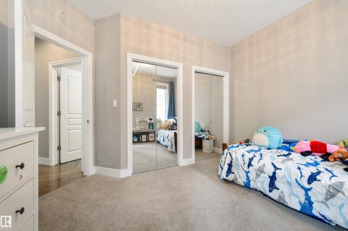 14 Prestige Point(E), Edmonton, AB - Indoor Photo Showing Bedroom