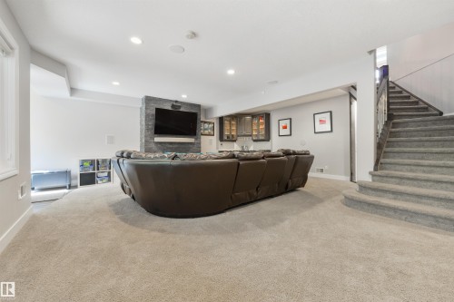 14 Prestige Point(E), Edmonton, AB - Indoor