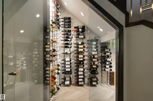 14 Prestige Point(E), Edmonton, AB - Indoor Photo Showing Bathroom