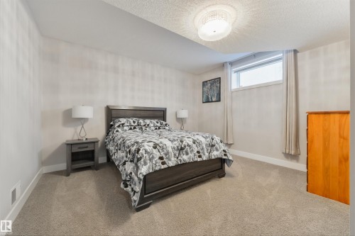 14 Prestige Point(E), Edmonton, AB - Indoor Photo Showing Bedroom