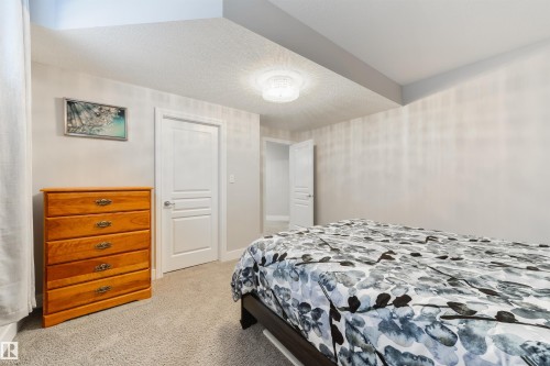 14 Prestige Point(E), Edmonton, AB - Indoor Photo Showing Bedroom