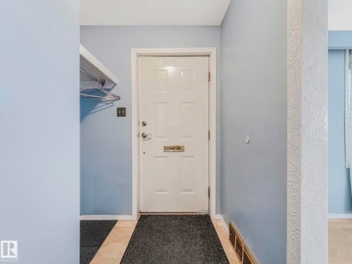 5020 48 Avenue, Leduc, AB - Indoor Photo Showing Other Room