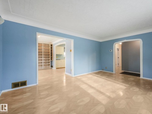 5020 48 Avenue, Leduc, AB - Indoor Photo Showing Other Room
