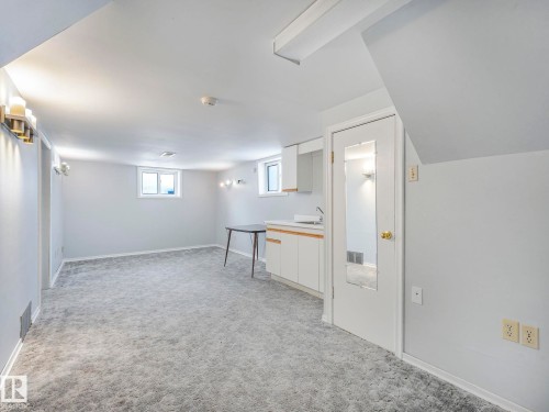 5020 48 Avenue, Leduc, AB - Indoor