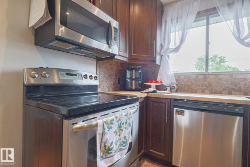10319 45 Street, Edmonton, AB - Indoor Photo Showing Kitchen