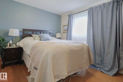 10319 45 Street, Edmonton, AB - Indoor Photo Showing Bedroom