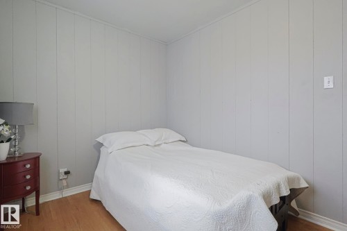 10319 45 Street, Edmonton, AB - Indoor Photo Showing Bedroom