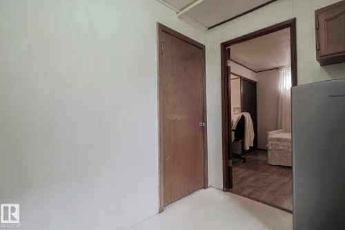 10319 45 Street, Edmonton, AB - Indoor