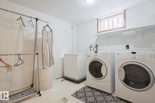 10319 45 Street, Edmonton, AB - Indoor Photo Showing Laundry Room
