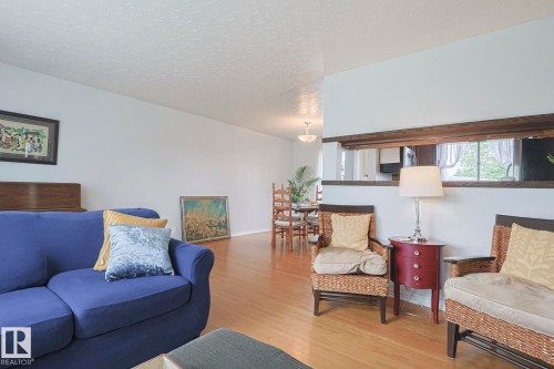 10319 45 Street, Edmonton, AB - Indoor Photo Showing Living Room