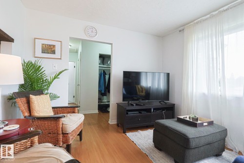 10319 45 Street, Edmonton, AB - Indoor Photo Showing Other Room