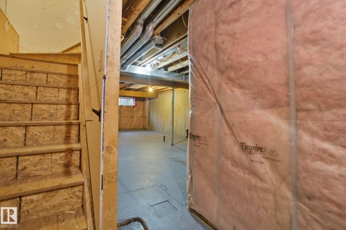 2209 Austin Way, Edmonton, AB - Indoor