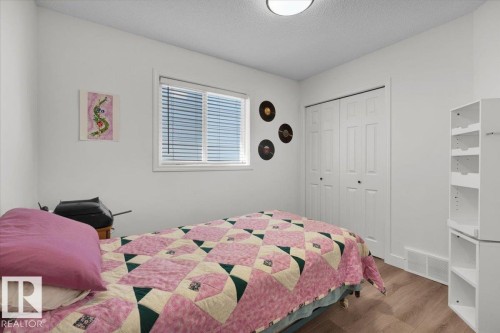 7608 15 Avenue, Edmonton, AB - Indoor Photo Showing Bedroom