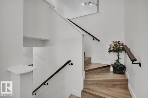 7608 15 Avenue, Edmonton, AB - Indoor Photo Showing Other Room